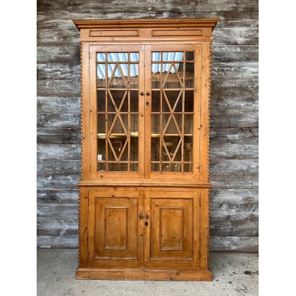 Beautiful Antique Astral Glazed Waxed Pine Dresser Beautiful Antique Astral Glazed Waxed Pine Dresser