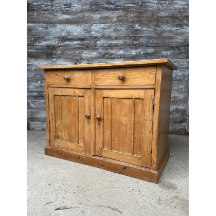 Lovely Victorian Farmhouse Pine Sideboard Lovely Victorian Farmhouse Pine Sideboard