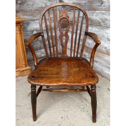 Beautiful Georgian Elm Windsor Wheelback Armchair Beautiful Georgian Elm Windsor Wheelback Armchair