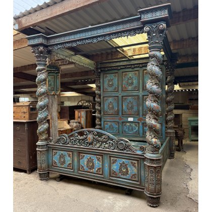 Magnificent Indian Carved Hardwood Four Poster Bed Magnificent Indian Carved Hardwood Four Poster Bed