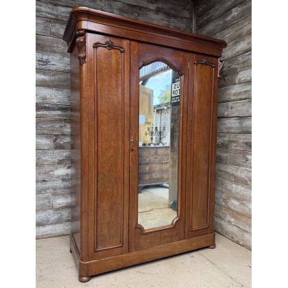 Antique Victorian Mahogany Wardrobe Antique Victorian Mahogany Wardrobe