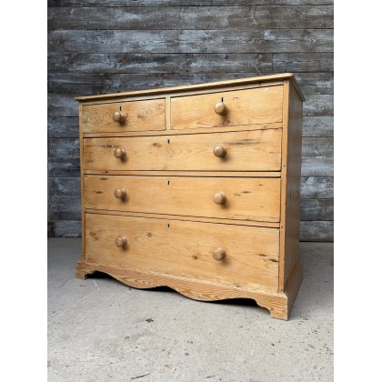 An Antique Farmhouse Pine Chest Of Drawers An Antique Farmhouse Pine Chest Of Drawers