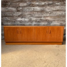 Vintage Mid Century G-Plan Teak Sideboard Vintage Mid Century G-Plan Teak Sideboard