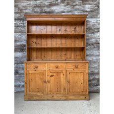 Lovely Vintage Polished Pine Large Dresser Lovely Vintage Polished Pine Large Dresser