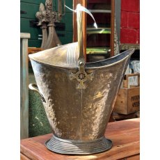 Antique Victorian Brass Coal Scuttle Antique Victorian Brass Coal Scuttle