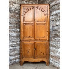 Beautiful Antique Georgian Pine Corner Cupboard Beautiful Antique Georgian Pine Corner Cupboard