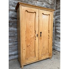 Lovely Vintage Light Pine Wardrobe Lovely Vintage Light Pine Wardrobe
