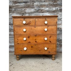Antique Victorian Pine Farmhouse Chest of Drawers Antique Victorian Pine Farmhouse Chest of Drawers