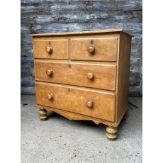 Beautiful Farmhouse Victorian Pine Chest Of Drawers Beautiful Farmhouse Victorian Pine Chest Of Drawers