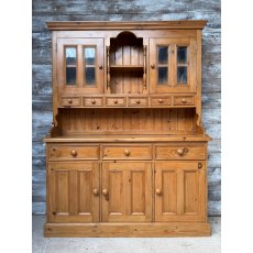Vintage Farmhouse Style Pine Dresser Vintage Farmhouse Style Pine Dresser