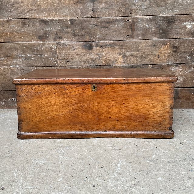 Superb 19th Century Elm Blanket Box